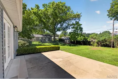 12467 Ballas Meadows Drive, Des Peres, MO 63131 - Photo 8