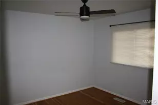 1060 Loveland Dr, Florissant, MO 63031 - Photo 12