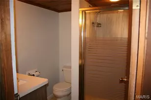 1060 Loveland Dr, Florissant, MO 63031 - Photo 24