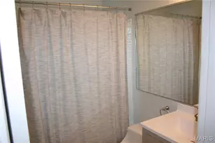 1060 Loveland Dr, Florissant, MO 63031 - Photo 10