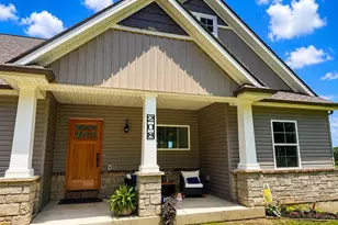 208 Berg Crossing Dr, Augusta, MO 63332 - Photo 2