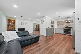 1529 Cerulean Dr, Saint Louis, MO 63146 - Photo 8