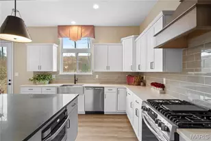 409 Amberleigh Mnr Dr, O'Fallon, MO 63385 - Photo 6