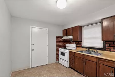 1240 Lakeview Avenue, Saint Louis, MO 63138 - Photo 8