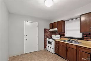 1240 Lakeview Ave, Saint Louis, MO 63138 - Photo 8