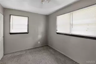 1240 Lakeview Ave, Saint Louis, MO 63138 - Photo 12