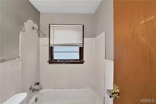 1240 Lakeview Ave, Saint Louis, MO 63138 - Photo 18