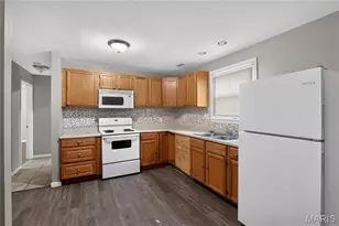 1565 Lakeside Ln, Saint Louis, MO 63138 - Photo 8