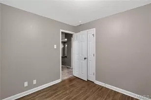 1565 Lakeside Ln, Saint Louis, MO 63138 - Photo 12