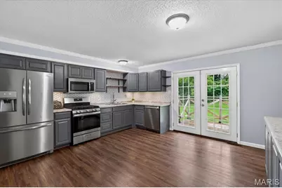 1052 Arlington Drive, Saint Charles, MO 63303 - Photo 8
