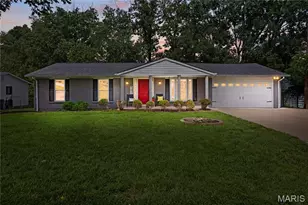 1221 Momarte Ln, Creve Coeur, MO 63146 - Photo 1