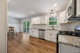 1221 Momarte Ln, Creve Coeur, MO 63146 - Photo 6