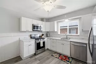 7436 Sharp Ave, Saint Louis, MO 63116 - Photo 8