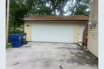 2580 Morningside Drive, Florissant, MO 63031 - Photo 2