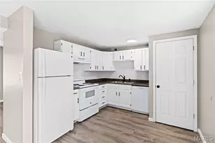 49 Marquette, Florissant, MO 63031 - Photo 10