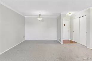 10367 Oxford Hill Dr, Saint Louis, MO 63146 - Photo 8