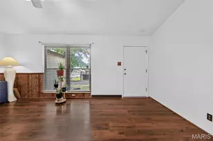 11151 Whispering Oaks Dr, Saint Louis, MO 63136 - Photo 2
