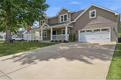 615 Meadowridge Lane, Kirkwood, MO 63122 - Photo 2