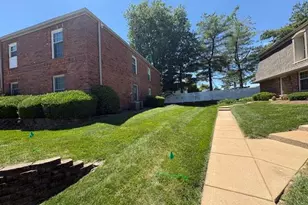 4277 Forest De Ville Dr, Unincorporated, MO 63129 - Photo 4