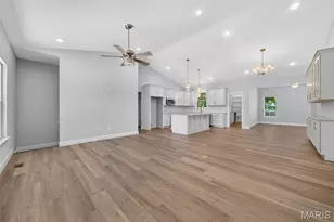 130 Bristol Ridge Dr, Troy, MO 63379 - Photo 8