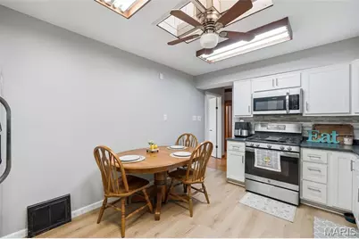1 Louise Court, Florissant, MO 63031 - Photo 8
