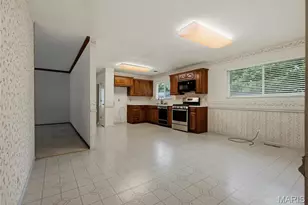 957 Active Dr, Saint Louis, MO 63146 - Photo 4
