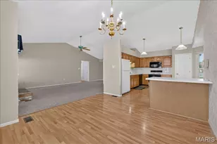 22 Burlington Ct, Saint Charles, MO 63304 - Photo 6