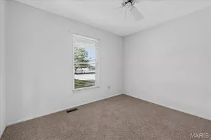 22 Burlington Ct, Saint Charles, MO 63304 - Photo 14