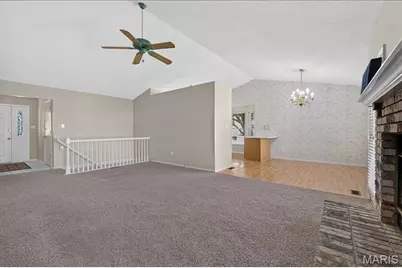 22 Burlington Court, Saint Charles, MO 63304 - Photo 4