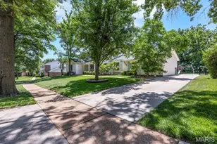 1949 Lanchester Ct, Chesterfield, MO 63017 - Photo 2