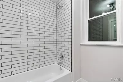 3423 Giles Avenue, Saint Louis, MO 63116 - Photo 14