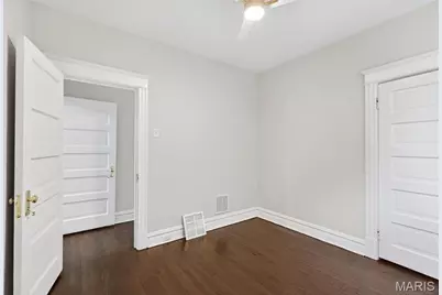 3423 Giles Avenue, Saint Louis, MO 63116 - Photo 12