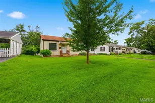 2702 Chatham Dr, Maryland Heights, MO 63043 - Photo 6