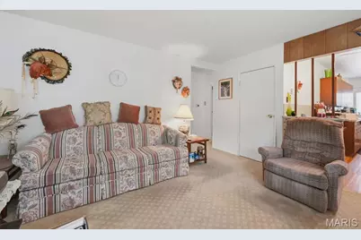 2702 Chatham Drive, Maryland Heights, MO 63043 - Photo 12