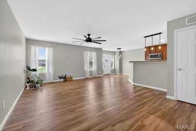 20 Country Heights Court, Lake Saint Louis, MO 63367 - Photo 6