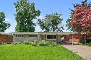 32 Queen Ann Dr, Hazelwood, MO 63042 - Photo 1