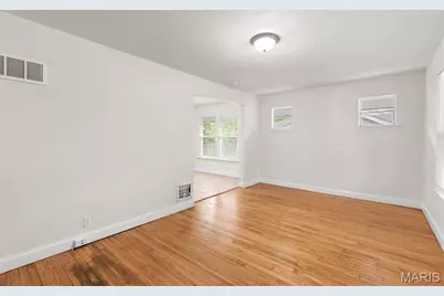 2946 Hilleman Avenue, Saint Louis, MO 63114 - Photo 4