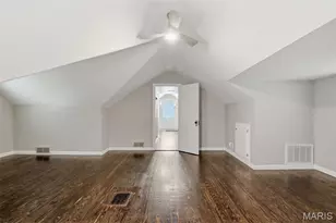 9860 Berwick Dr, Affton, MO 63123 - Photo 18