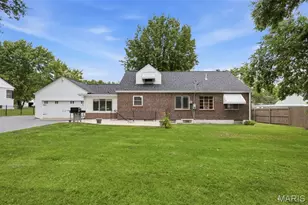 9860 Berwick Dr, Affton, MO 63123 - Photo 26