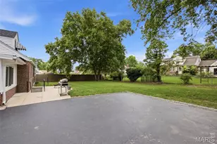 9860 Berwick Dr, Affton, MO 63123 - Photo 28