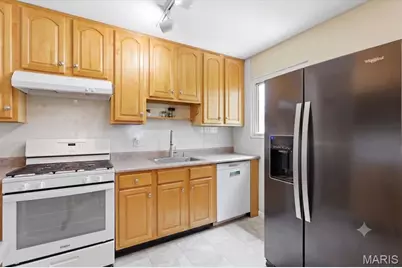 12428 Bernie Lane, Maryland Heights, MO 63043 - Photo 10