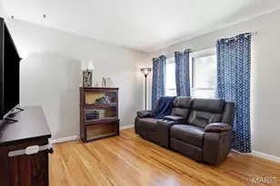 12428 Bernie Ln, Maryland Heights, MO 63043 - Photo 6