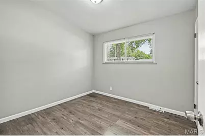 435 Saint Edward Lane, Florissant, MO 63033 - Photo 12