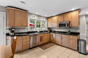10469 Whitebridge Ln, Saint Louis, MO 63141 - Photo 16