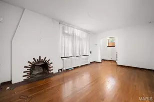 7027 Camden Ct, University City, MO 63130 - Photo 2