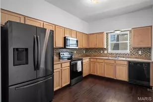 2915 St Vincent Ave, Saint Louis, MO 63104 - Photo 16