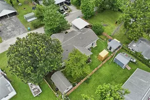 844 Alley St, Bourbon, MO 65441 - Photo 36