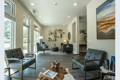 226 E Lockwood Avenue #210, Saint Louis, MO 63119 - Photo 2