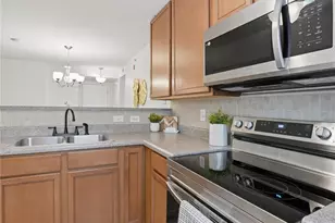 9744 Bexley Station Dr, Affton, MO 63123 - Photo 12