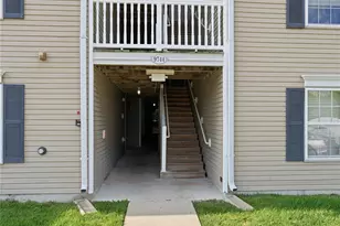 9744 Bexley Station Dr, Affton, MO 63123 - Photo 32